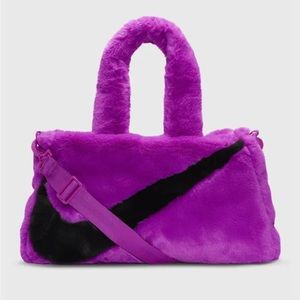 Nike Women's Sportswear Faux Fur Tote (10L) Vivid Purple EUC